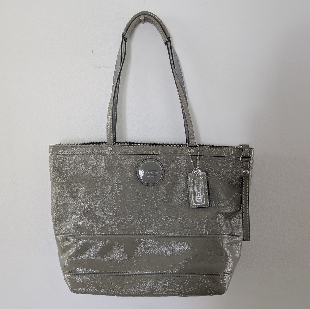 Coach Embossed Patent Leather Grey Handbag / Shoulder Tote Bag 🩶
